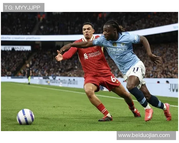 意甲大战：利物浦狂胜那不勒斯五球引发转会风波与全场热议