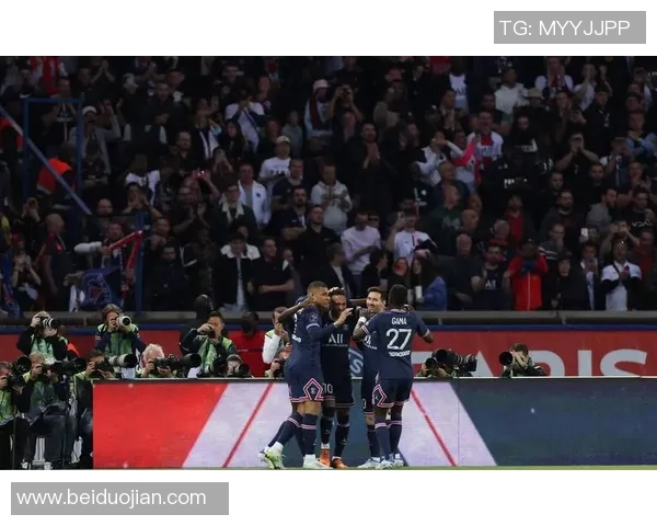国王杯惊现经典对决曼联逆转巴黎圣日耳曼帽子戏法引爆全场