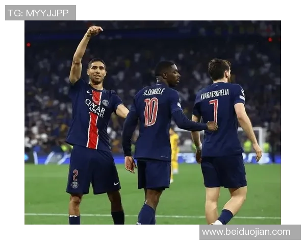 西甲激战巴黎圣日耳曼小胜切尔西乌龙球引发争议与热议