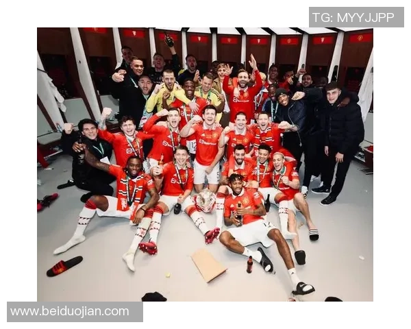 欧联杯激战阿森纳凭借帽子戏法战胜曼联全场沸腾 欧联杯激战阿森纳凭借帽子戏法战胜曼联全场沸腾