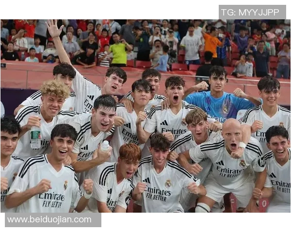 皇马逆转AC米兰夺冠精彩瞬间全场沸腾赛后分析引人瞩目 皇马逆转AC米兰夺冠精彩瞬间全场沸腾赛后分析引人瞩目